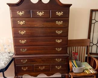 China hutch/wardrobe