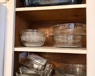 Pyrex cookware