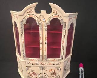 Vintage Chinoiserie Miniature Curio Cabinet