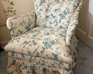 89 Vintage Vinyl Bath Armchair