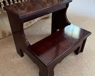 89 The Bombay Co. 2Step Bed Step