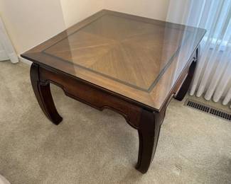 89 Thomasville Ming Leg End Table