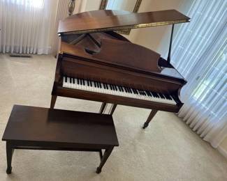 89 Winter Baby Grand Piano