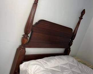 89 Twin Headboard Detail