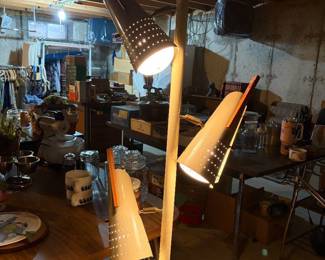 Mid-cent. floor lamp