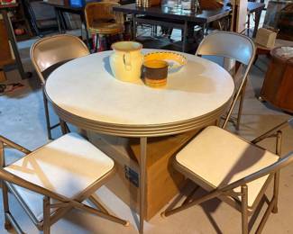 Cute Vintage card table set