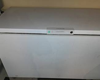 FRIGIDAIRE CHEST FREEZER
