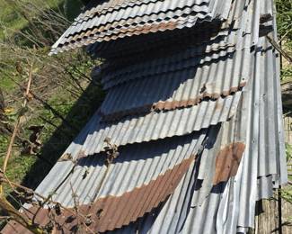 RECLAIMED CORRUGATED TIN BARN ROOFING
