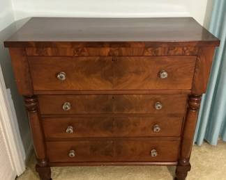 Classic Mahogany Chest of Drawers