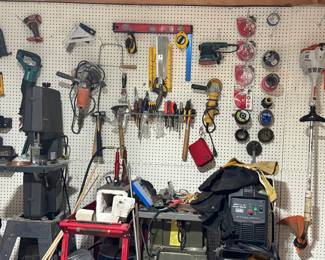 Assorted power tools and hand tools, welder, forge, table saw, bandsaw, 