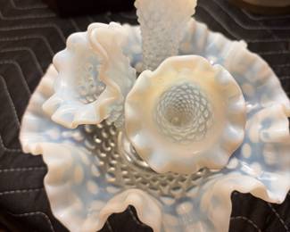 Fenton floral holder in perfect condition