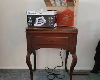 Vintage Free Westinghouse Sewing Machine Lot  Read Description