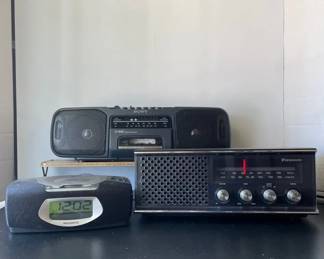 Radios and Boombox Lot  Sony, Panasonic, Magnavox CD