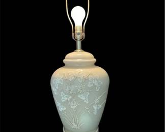Vintage Chinoiserie Beige Frosted Ginger Jar Table Lamp