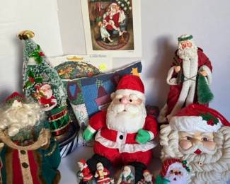 Christmas Holiday Decor Lot  Santas Coming to Town