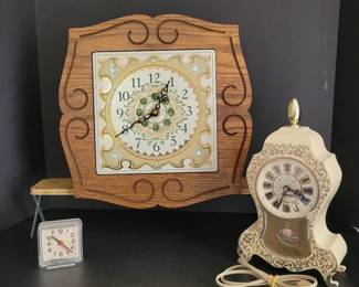 Electronic Clock Lot  Read Description