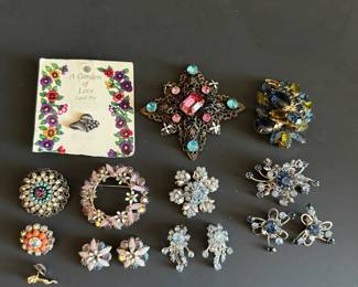 Dazzling PendantBrooch Lot