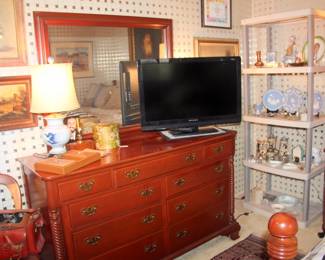 Willett Wildwood Cherry Dresser with Mirror