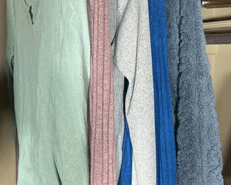 Lot 222: Women's Medium Long Sleeve Tops and Sweaters