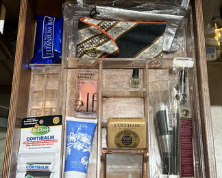 Lot 213: Assorted Cosmetics, Toiletry Bags, and Beauty Accessories