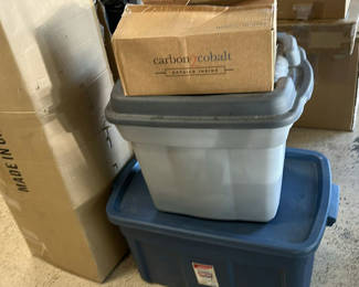 Lot 18: Assorted Holiday and Decorative Home Decor Items