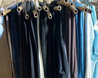 Lot 268: Assorted Women's Pants and Leggings
