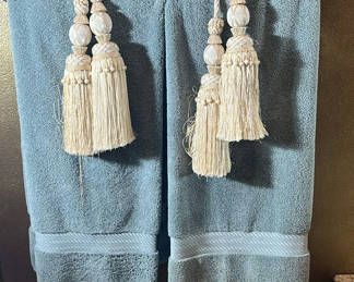 Lot 215: Royal Velvet Towels with Decorative Tassels