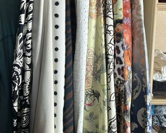 Lot 271: Assorted Patterned Women's Jackets and Blazers