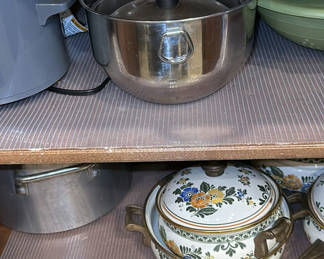Lot 56: Assorted Cookware and Kitchen Appliances