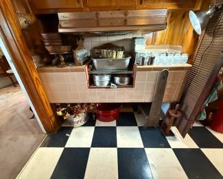 WOODEN WARE FLATWARE AND BAKING PANS