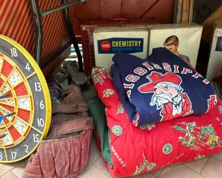 GILBERT CHEMSTRY LAB IN METAL BOX BOY SCOUT SLEEPING BLANKET