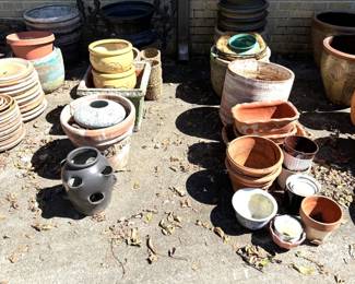 FLOWER POTS