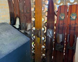 VINTAGE WOOD SKI'S