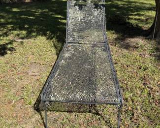 IRON CHAISE LOUNGE