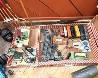 LIONEL TRAIN SET