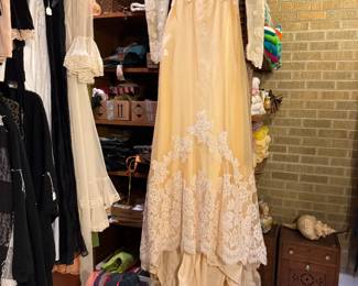 VINTAGE WEDDING DRESS