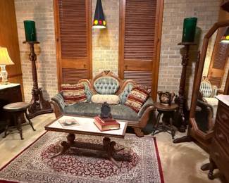 VICTORIAN LOVE SEAT
