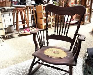 ANTIQUE SPINDLE BACK ROCKER