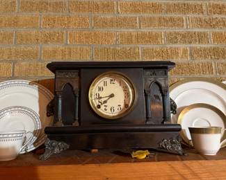 MANTLE CLOCK