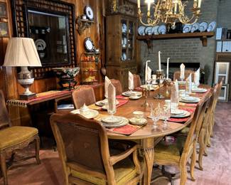 HENREDON DINING TABLE AND CHAIRS