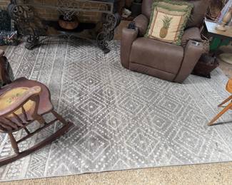 GRAY RUG 9'4" X 11'