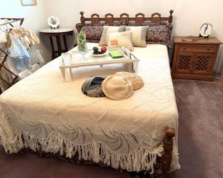 WOOD FULL BED MATCHING NIGHT STAND