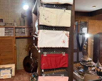LINEN NAPKINS