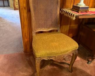 CHAIRS WITH DINING TABLE