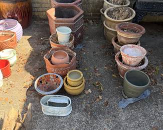 FLOWER POTS