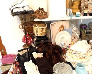 LADIES VINTAGE GLOVES