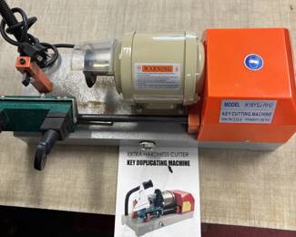 Cowhery Key Cutting Machine