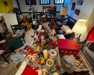 Lots of vtg and newer Christmas 