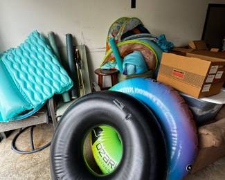 Swimming pool inflatables