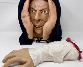 226 OriginalScaryPeeperLifelikePeepingTomWindowPropWalkingHand